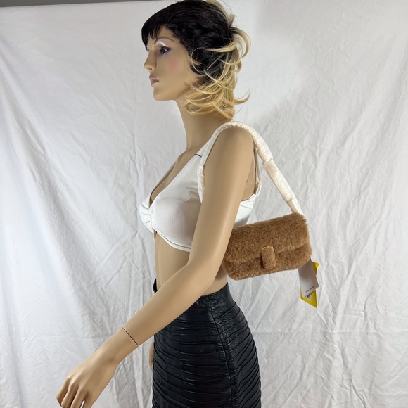 MARC JACOBS The Teddy J Marc Mini Crossbody Bag in Caramel with Chain Link - Picture 14 of 14